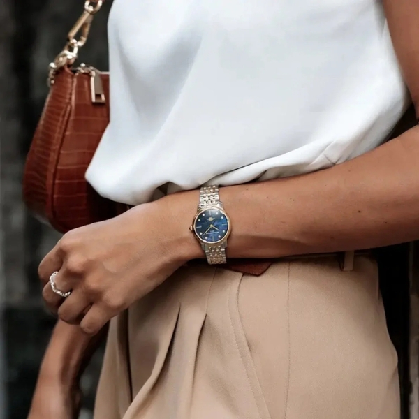 Đồng hồ Moonphase là gì? Khi thời gian chạm đến vẻ đẹp của vũ trụ