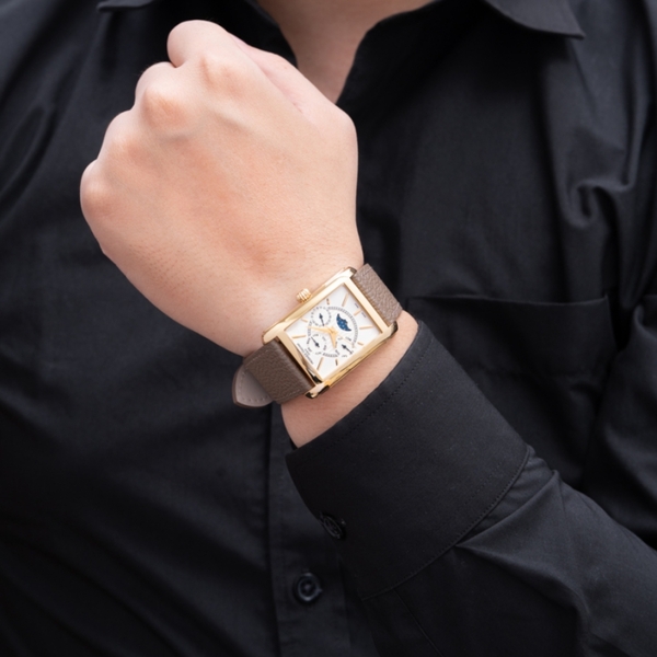 Đồng hồ Moonphase là gì? Khi thời gian chạm đến vẻ đẹp của vũ trụ
