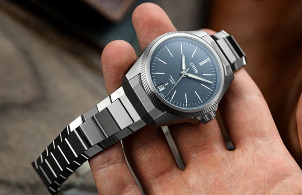 Đồng hồ Titanium là gì? Nhẹ hơn, bền hơn, đẳng cấp hơn