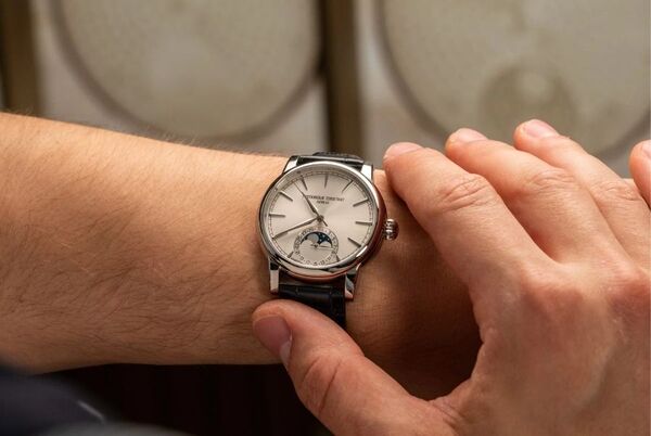 Dress Watch – Biểu tượng tinh tế của sự lịch lãm