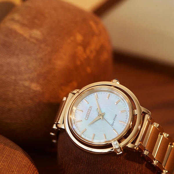 Mặt số xà cừ là gì? Vẻ đẹp thiên nhiên được lưu giữ trong từng chiếc đồng hồ