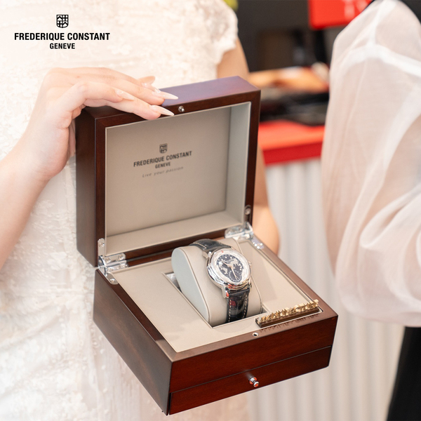 DONGHOTHUYSY.VN: Không gian trải nghiệm Frederique Constant chuẩn Thuỵ Sỹ giữa lòng Hà Nội