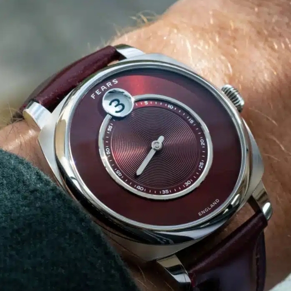 Jump Hour là gì? Khám phá cơ chế hiển thị giờ “nhảy số” độc đáo trên đồng hồ cao cấp