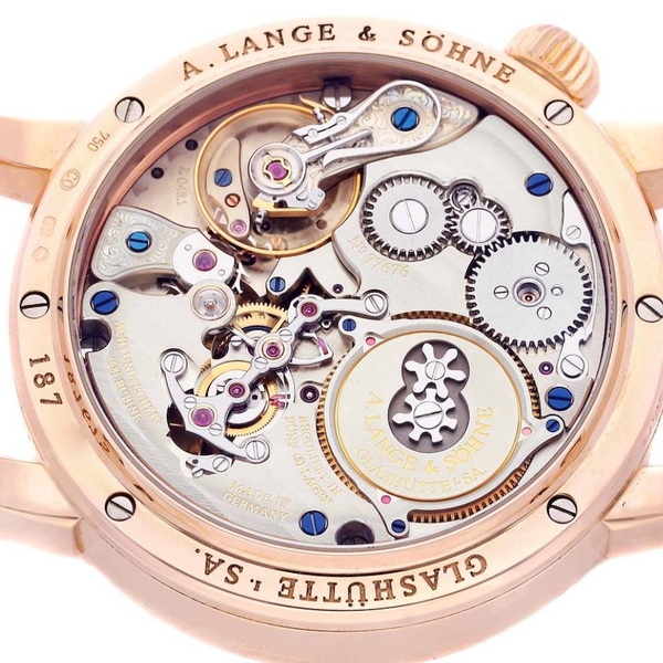 Jump Hour là gì? Khám phá cơ chế hiển thị giờ “nhảy số” độc đáo trên đồng hồ cao cấp