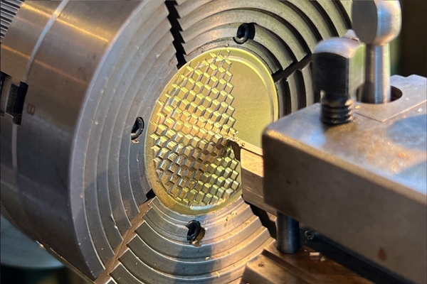 Họa tiết Guilloché là gì? Nghệ thuật tạo nên vẻ đẹp kinh điển trong thế giới đồng hồ