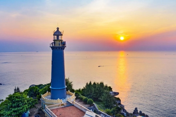 Bình minh là gì? Ánh sáng ban mai đánh thức bầu trời tĩnh lặng