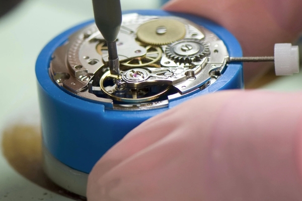 Đồng Hồ Sellita: Bộ Máy Thụy Sĩ Đáng Tin Cậy, Hiệu Năng Vượt Trội