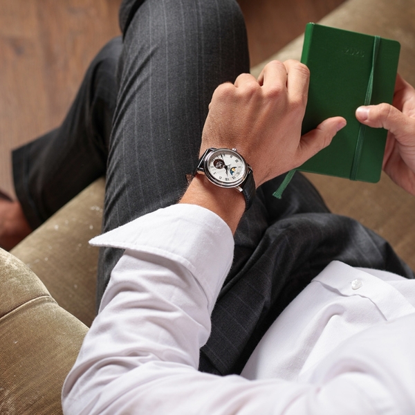 Luxury trong tầm tay’ – Khám phá chiến lược giá của thương hiệu Frederique Constant