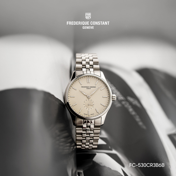 Classics Index Automatic: Vừa vặn cổ tay, chỉn chu diện mạo